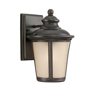 Green Croft - 9.3W 1 LED Small Outdoor Wall Lantern in Traditional Style - 7 inches wide by 10.5 inches high - 1248579