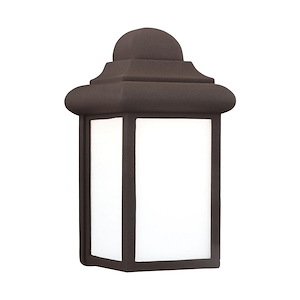 Horton Heights - One Light Outdoor Wall Lantern in Traditional Style - 5.75 inches wide by 8.75 inches high