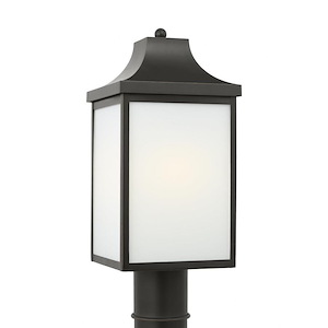 Ynys Fach Avenue - 1 Light Medium Post Lantern In Traditional Style-20.25 Inches Tall and 8.5 Inches Wide