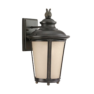 Green Croft - 1 Light Medium Outdoor Wall Lantern in Traditional Style - 9 inches wide by 15.5 inches high - 1248482