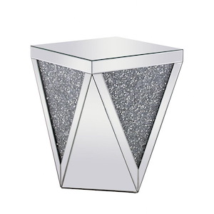 Warren Gait - End Table In Warren Gait Style-23 Inches Tall and 18.5 Inches Wide - 1302944