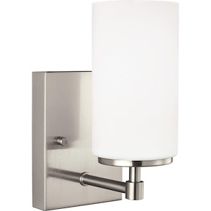 Alturas 1-Light Incandescent Wall Sconce in Transitional Style - 494105