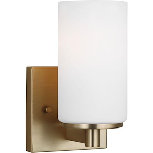 Hettinger-1 Light Wall Sconce In Transitional Style-7.88 Inch Tall and 4.5 Inch Wide - 1118511