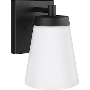 Renville-100W One Light Outdoor Large Wall Lantern in Transitional Style-7 Inch wide by 10.25 Inch high - 561341