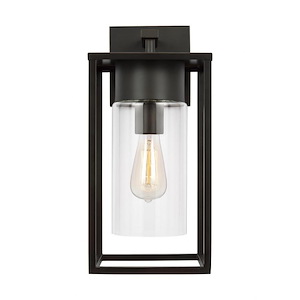 Vado-1 Light Large Outdoor Wall Lantern In Transitional Style-17.13 Inch Tall and 8 Inch Wide