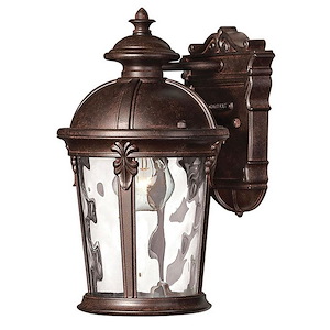 Windsor - One Light Small Outdoor Wall Mount in Traditional Style - 7 Inches Wide by 12.5 Inches High
